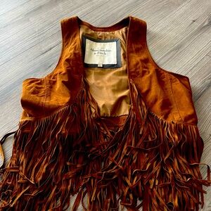 Abercrombie & Fitch faux sided fringe vest m/l